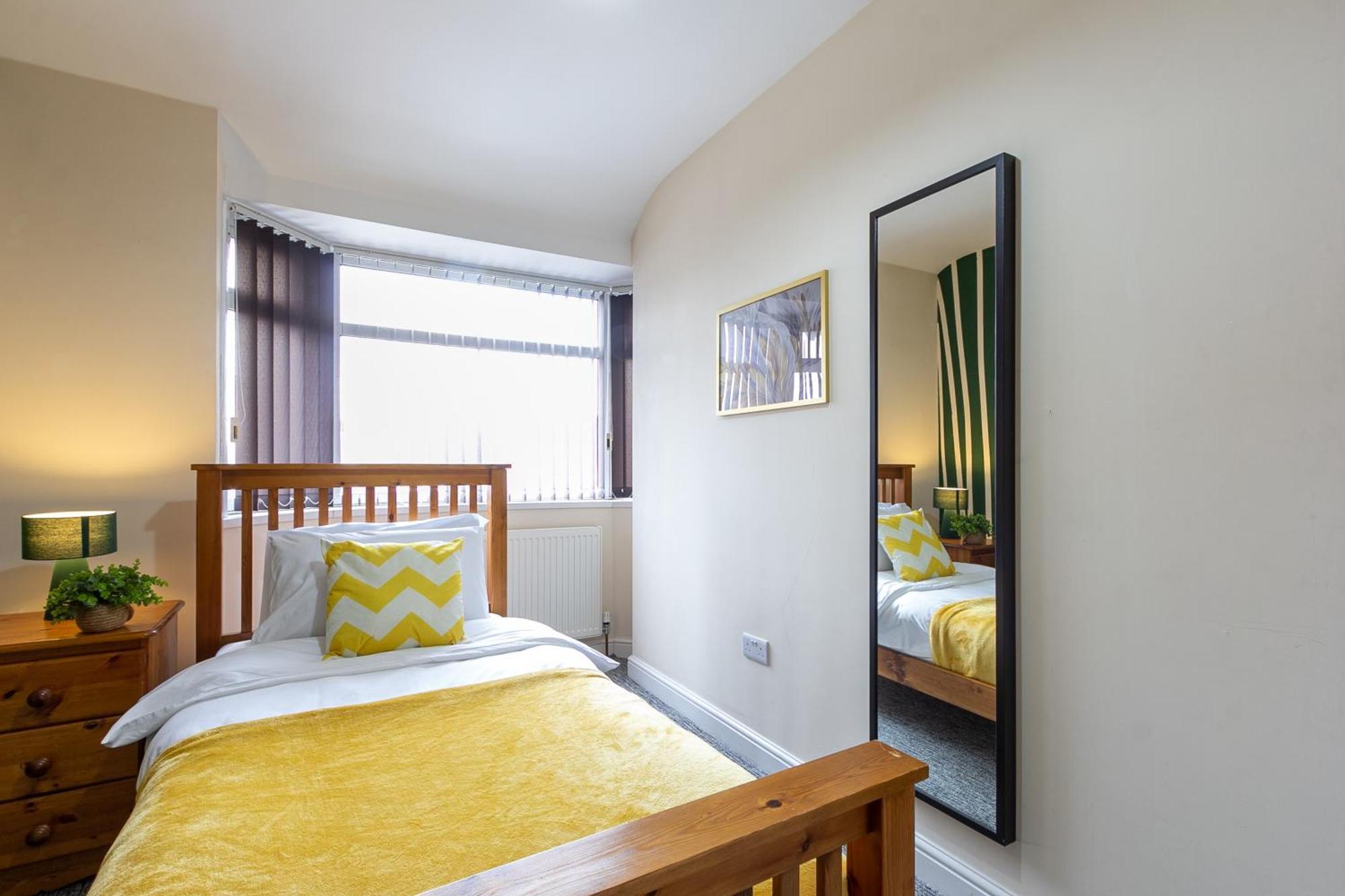 Bathway House - Free Secured Parking And Wifi Apartment Coventry Exterior photo