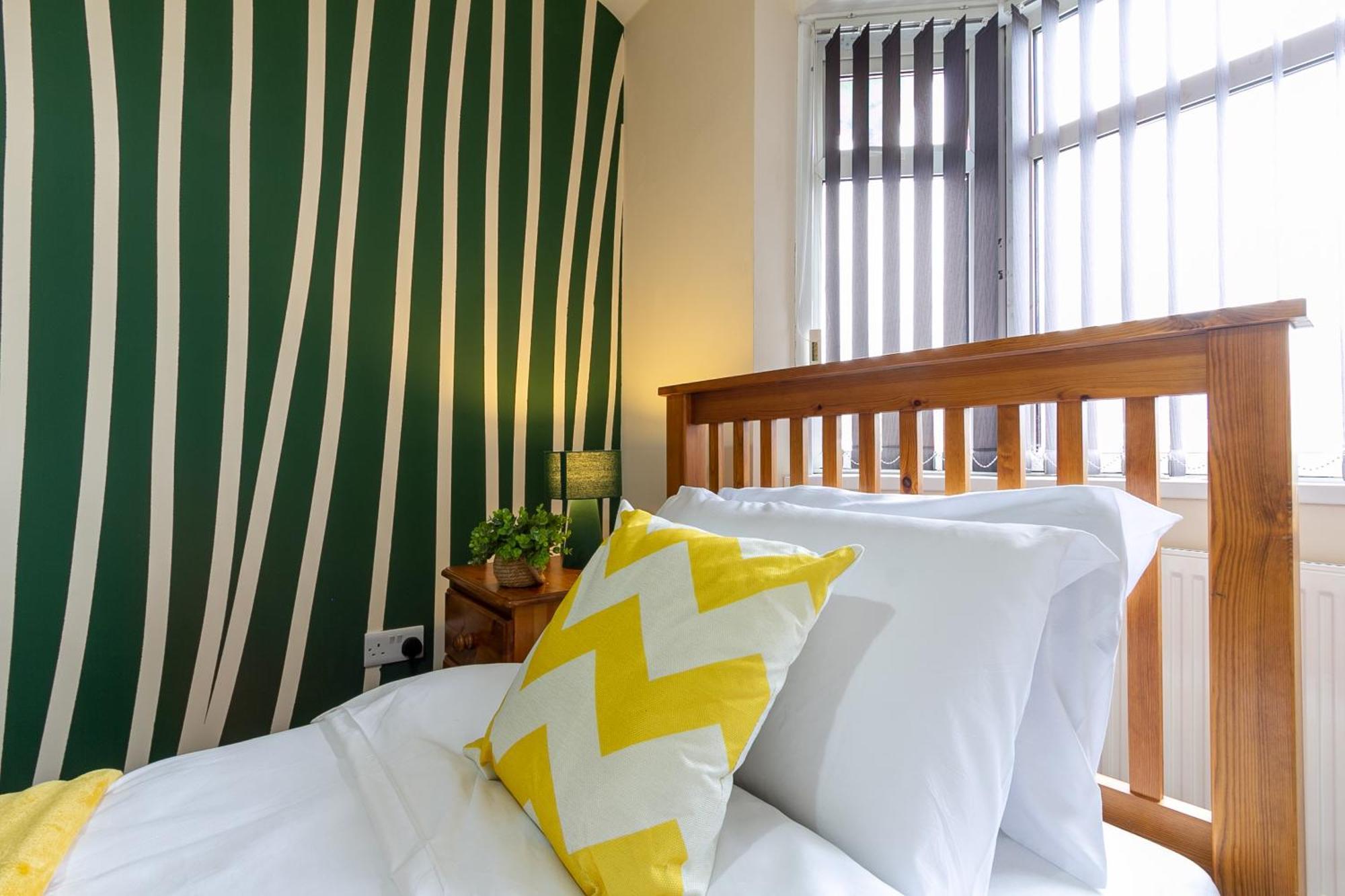 Bathway House - Free Secured Parking And Wifi Apartment Coventry Exterior photo